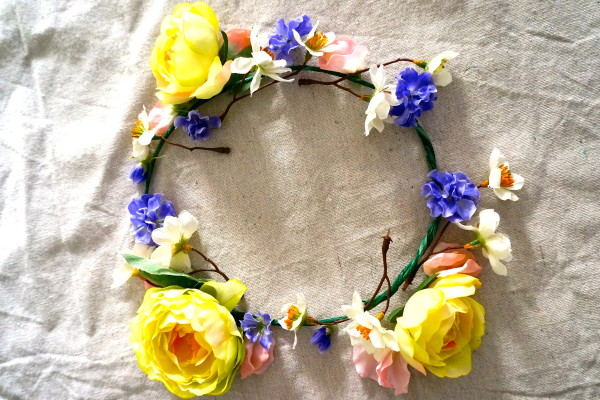 How to make a transparent flower crown